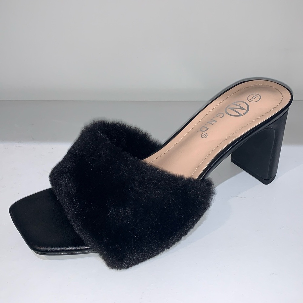BLACK FUR HEELS